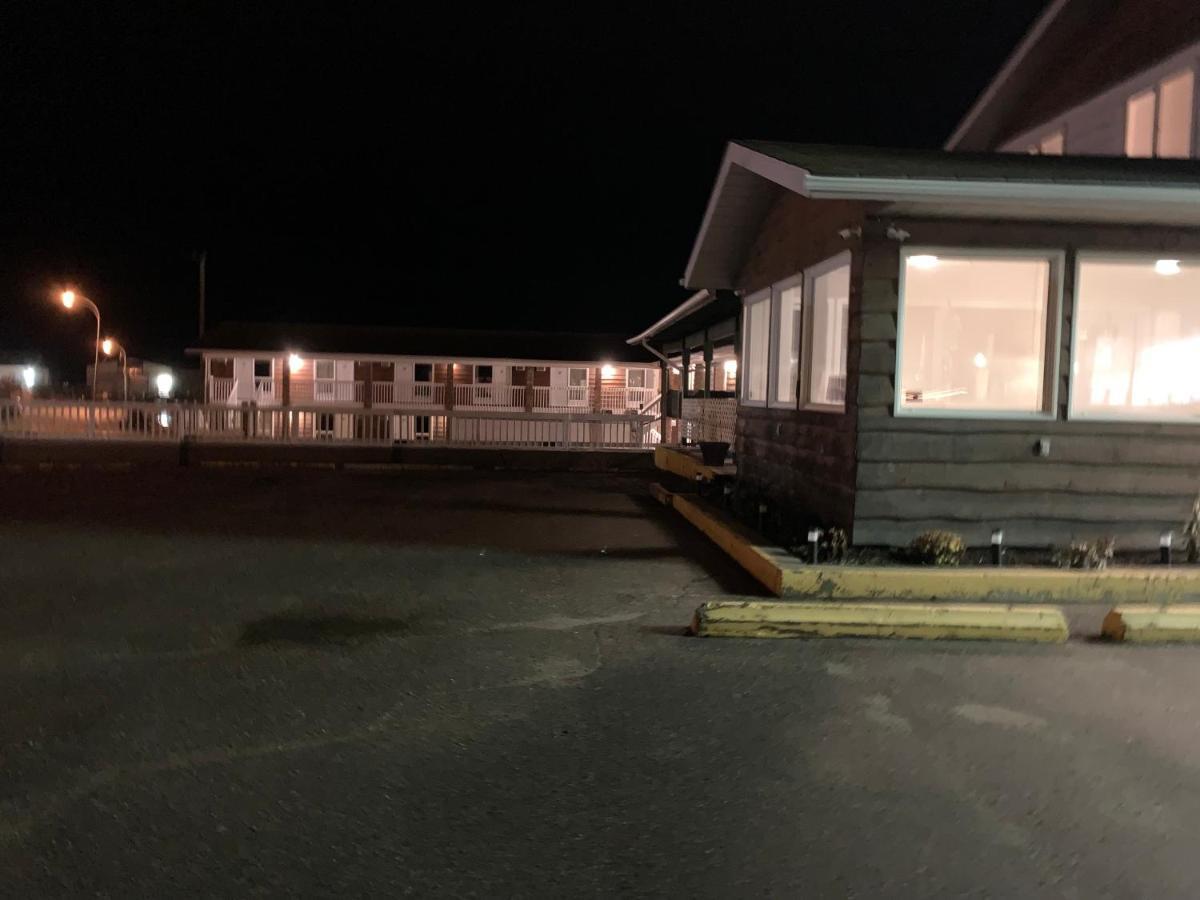 Airways Motel Cold Lake Exterior photo